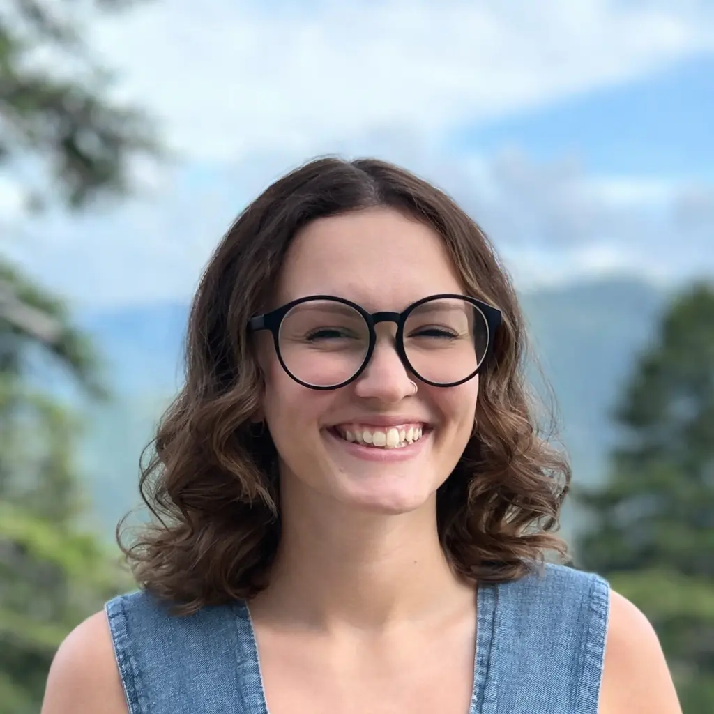 Molly hochstedler headshot